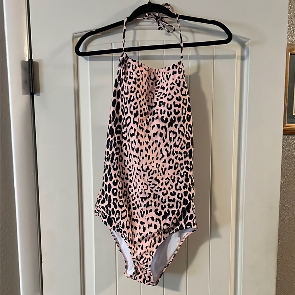 NWT Ekouaer Leopard Print One Piece Swimsuit
